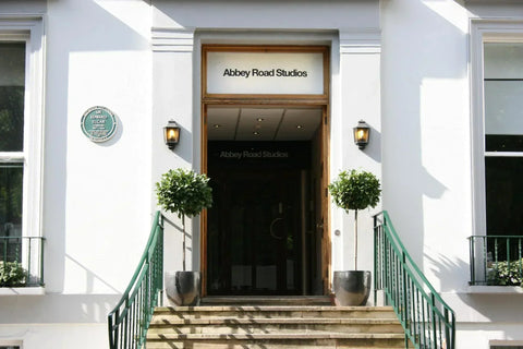 gana-una-visita-a-abbey-road-con-la-compra-de-bowers-wilkins-serie-700