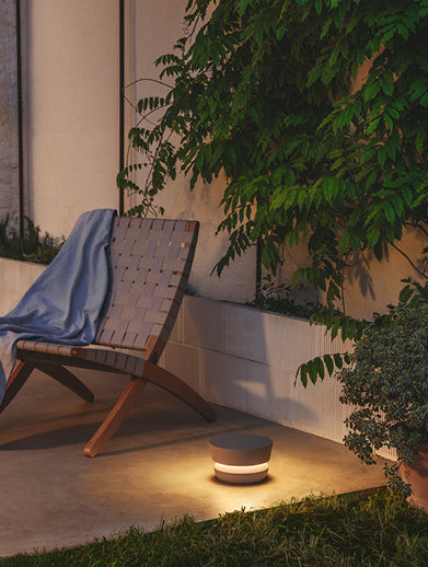 Vibia Dots Outdoor | Aplique de pared y lámpara de suelo para exterior